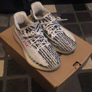 Yeezy boost v2 zebra